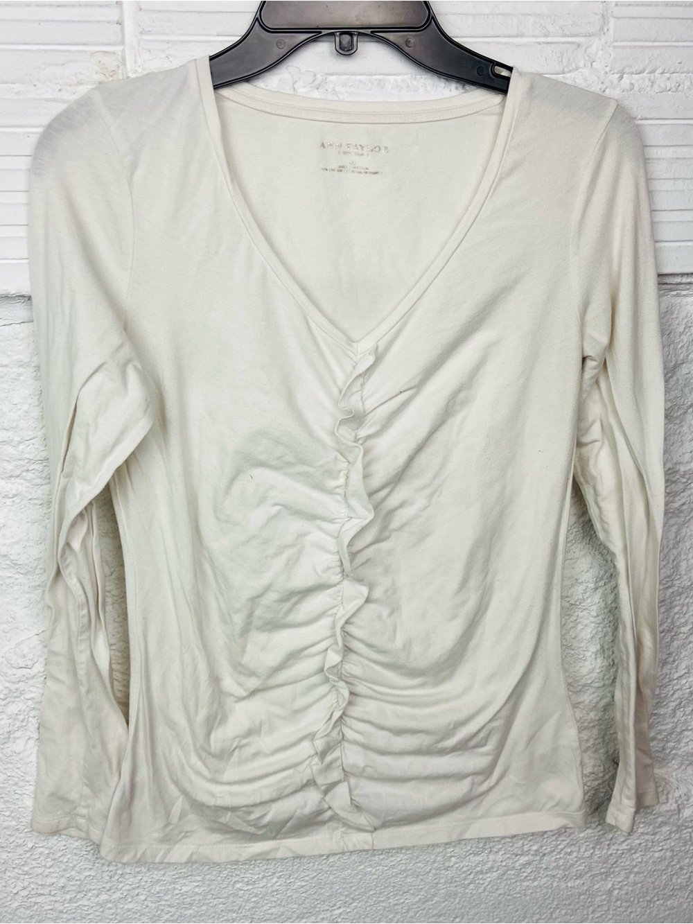 Ann Taylor Cream Ruffle-Front V-Neck Long Sleeve Top size medium